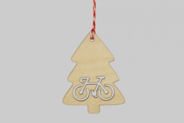 wooden-tree-christmas-bicycle-decorations